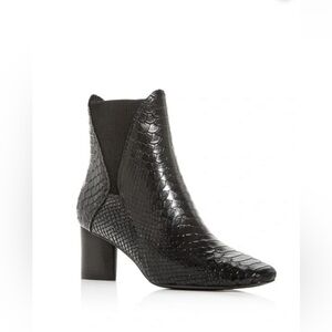 NWT/NIB: Donald Pliner Croc embossed Leather Boots